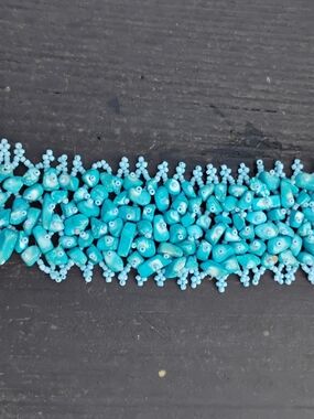 Source Unknown Turquoise Blue Beaded Cluster Bracelet